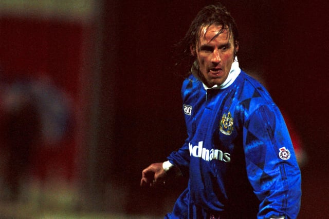 Walsh formed a formidable strike partnership with Guy Whittingham at Pompey from 1992 to 1994 and scored 21 goals across his two year stint. A brief season at Manchester City followed before returning to Fratton Park in 1995 where he added five more to his tally.