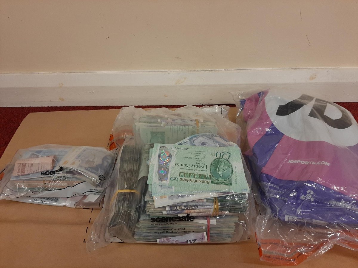 PSNI praise 'observant member of the public' in Derry / Londonderry for tip-off that leads to seizure of suspected cocaine, fireworks and cash