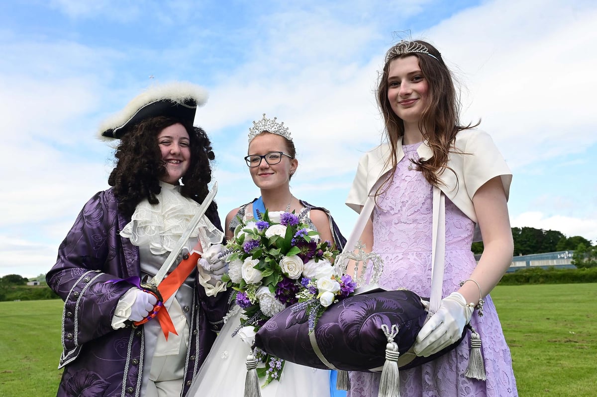 Video and pictures from Carrickfergus as large crowds come out to see King William III at the Royal Landing Festival