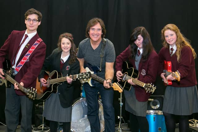 Carl Verheyen jamming on stage with Ulidia pupils Andrew Wilson, Christina McCabe, Lauren Craig and Laura Duffin. INCT 42-417-RM