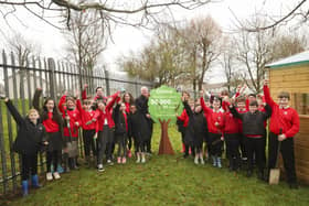 Pupils from Tullygally PS receive 300 trees from Centra &amp; Trees on the Land