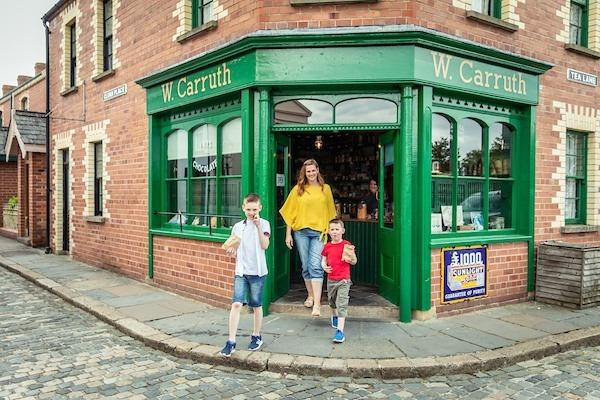 A visitor favourite, the Ulster Folk Museum provides customers with a retro throwback experience.  Serving sweets the traditional way, every bag is weighed out in ounces and quarters with vintage ounce weights.
For more information, go to ulsterfolkmuseum.org