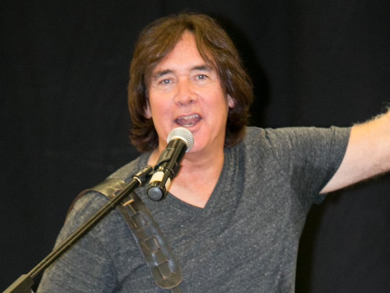 Former Supertramp guitarist Carl Verheyen brought his guitar workshop to Carrick on several occasions. INCT 42-413-RM