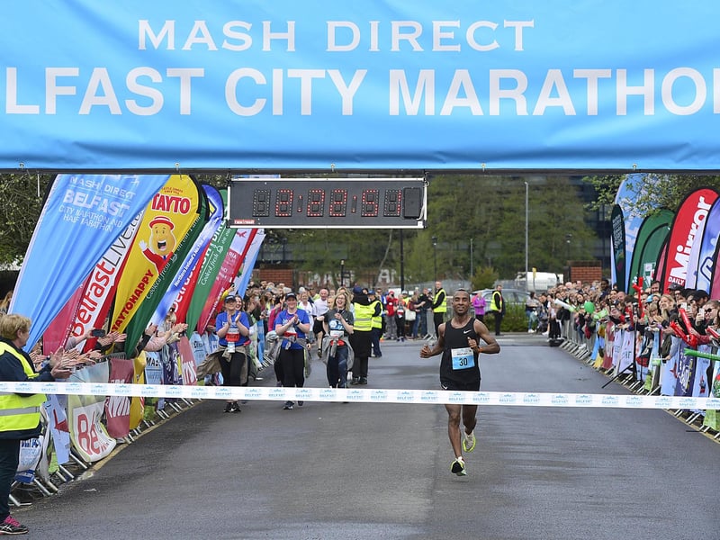 Mohammed Oumaarir won the Mash Direct Belfast City Marathon. The Moroccan crossed the line at Ormeau Park in 2:22:56, coming in just ahead of Wales’ Adam Bowden who finished in 2:23:26. Pre race favourite Bernard Rotich came in in 2:26:02 after being left behind by Oumaarir shortly before the Lagan Towpath at Ormeau.