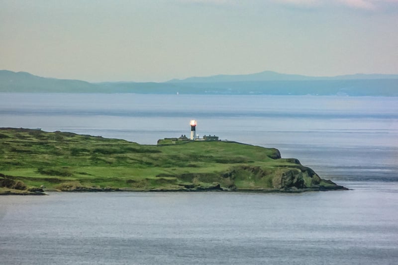 For an extra special walk, take the ferry to Rathlin Island across the Sea of Moyle and wander around the six mile long, one mile wide island.
The main walk takes you from Rathlin Harbour to the West Lighthouse, with a stop at the RSPB Seabird Viewpoint to witness stunning birds in the wild.