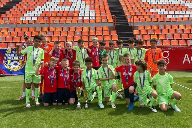 The 2015 squad with Barcelona