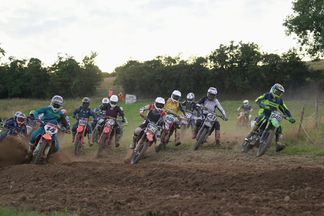 No 14 Gary Gibson, 945 Niall Cregan, 35 Jordan McCaw, 41 Nathan Green, 591 William Barr, 33 james McAdoo and 130 Rhys Graham all battling it out through the first corner at Laurelbank. Competition was fierce.