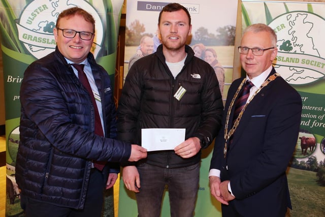 The Young Farmer section in the Grassland Farmer of the Year competition was won by Eoin & Ryan McCollum from Cloughmills. Ryan receives the award from Mark Forsythe, Danske Bank and John Egerton, UGS.