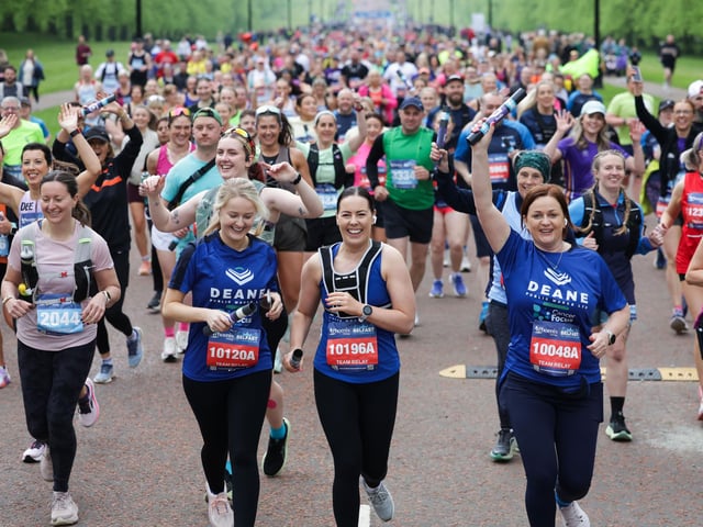The Phoenix Energy Belfast City Marathon leaving the grounds of the Stormont Estate.