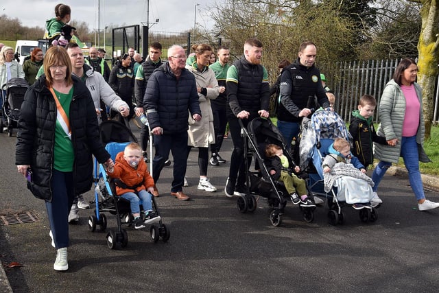 Participants in the Lurgan St Patrick's Day parade. LM12-219.
