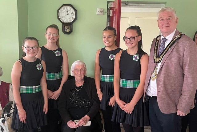 Masie with the Mayor Steven Callaghan and Highland dancers
