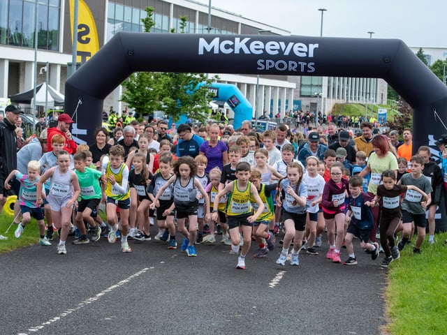 The fun run gets underway.