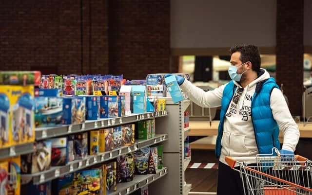 Visitors to Greece must now wear face masks in numerous public spaces, as officials have tightened rules in an attempt to stop the spread of coronavirus (Photo: Shutterstock)