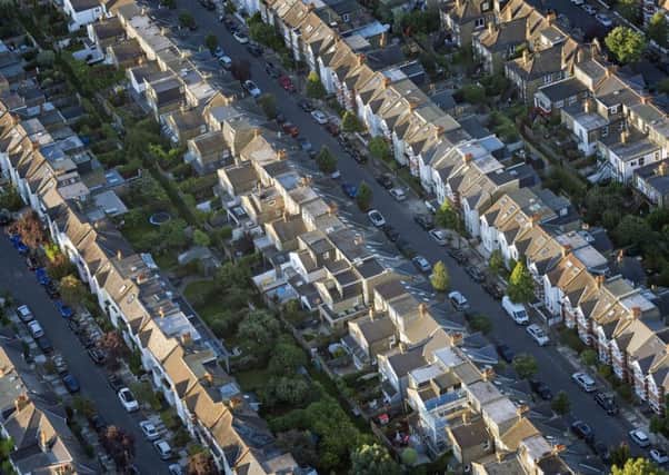 File photo dated 13/08/17 of rows of terraced houses, as official figures show that annual house price growth accelerated in September. PRESS ASSOCIATION Photo. Issue date: Tuesday November 14, 2017. Across the UK, annual house price growth stood at 5.4% in September, up from 4.8% in August, according to figures released jointly by the Office for National Statistics (ONS), Land Registry and other bodies. See PA story ECONOMY House. Photo credit should read: Victoria Jones/PA Wire