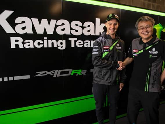 Jonathan Rea has signed a new two-year deal to stay with Kawasaki in the World Superbike Championship.