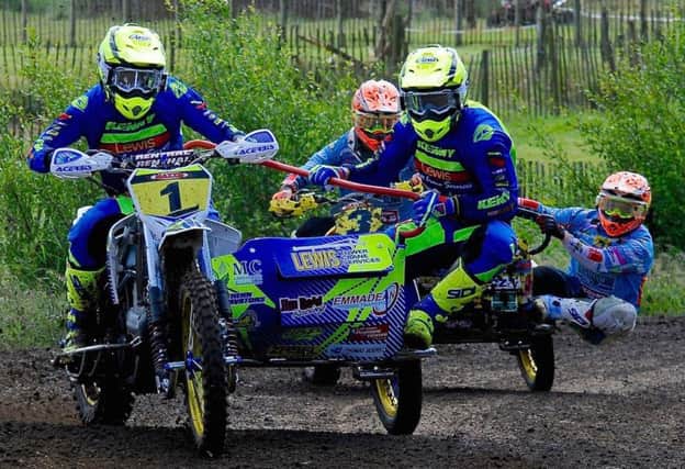 Neil Campbell and Craig Parmenter  renewed their battle with Gary Moulds and Steve Kirwin at Laurel Bank.