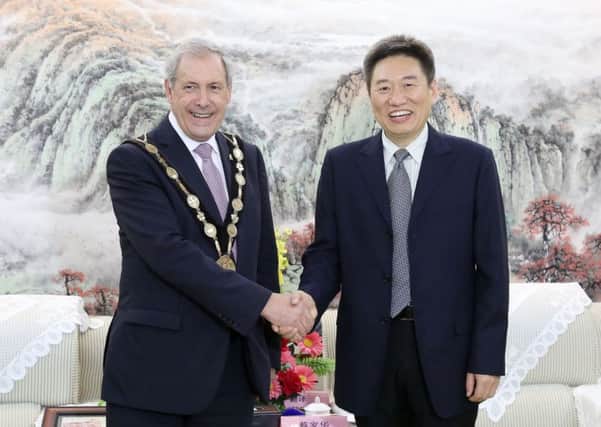 Executive Vice Mayor Mr. Cai of Foshan, China welcomes the Mayor of Lisburn & Castlereagh City Council, Councillr Uel Mackin to Foshan as part fo a delegation to establish relationships and explore the synergies between the two cities.