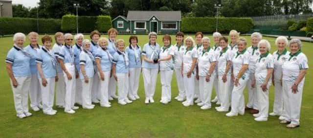 Members of Hilden and Kenilworth get ready for their quarter-final game at Hilden Bowling Club. US1328-503cd