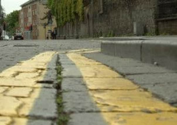 Double yellow lines on Nicholas Street