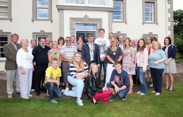 Mayor Fraser Agnew hosted a barbecue at Sentry Hill for the visiting students from Gilbert, Arizona and their guest families. INNT 32-039-FP