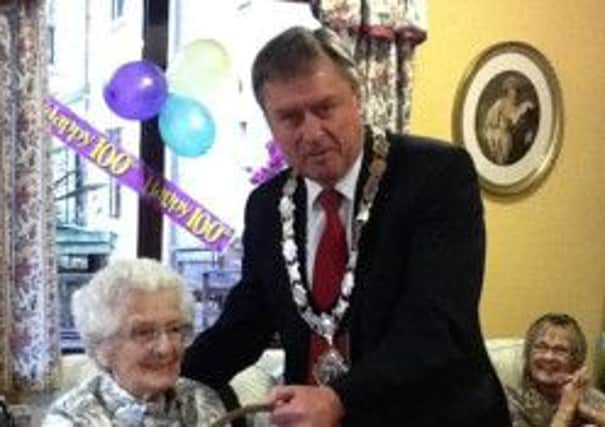 100-year-old Ruby McMicheal pictured with Newtownabbey Mayor Alderman Fraser Agnew.  INLT 50-990-CON