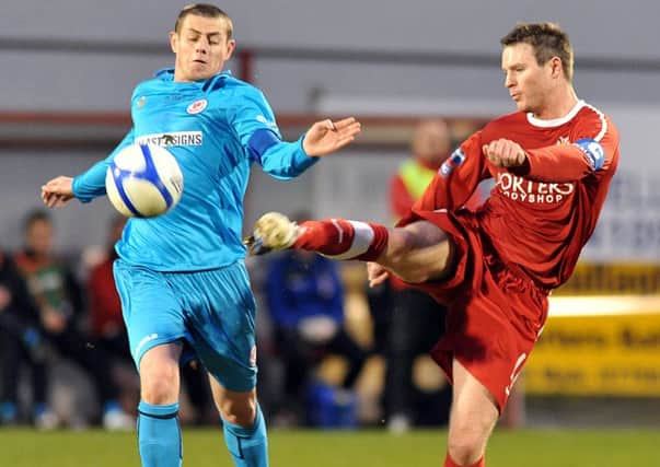 Derry City's new signing Danny Ventre (left) tussles with Portadown's Kevin Braniff, while playing for Sligo Rovers.