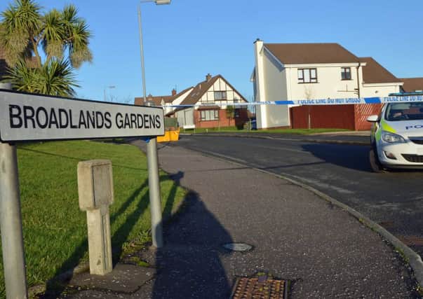 (file photo) PSNI at the scene of the security alert at Broadlands Gardens last week. INCT 04-034-PSB