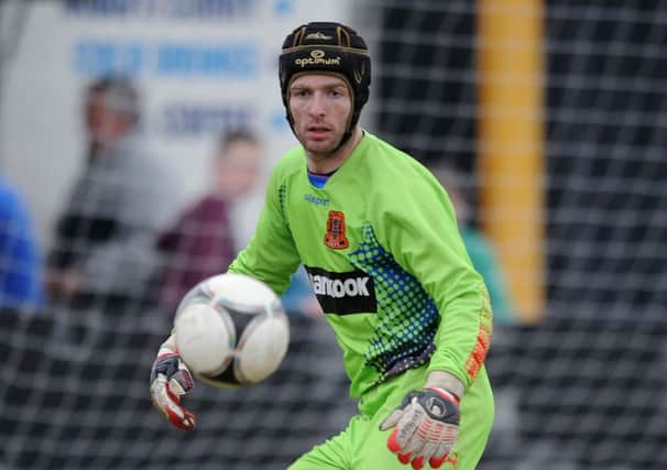 Carrick keeper Simon Steele is expected to be handed a starting role in Saturday's Championship 1 clash with Dergview.