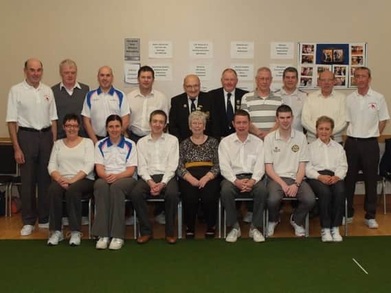 Finalists pictured with organiser, Jim McIlroy, Robert Armstrong Umpire and Betty McIlroy, who presented the prizes
. INCR06-218MP
