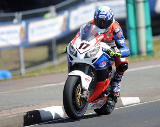 PACEMAKER, BELFAST, 15/5/2012: Simon Andrews (Honda TT Legends) in action during the opening practice at the Relentless North West 200 today. 
PICTURE BY STEPHEN DAVISON