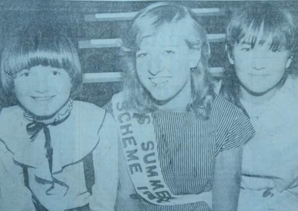 Debbie McAuley, winner of the Larne Miss Summer Scheme title in 1982, with runner-up Linda McKay (left) and third placed Alison McCullough. INLT 18-902-CON