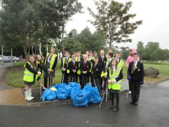 Ulidia College 8SR pupils after the beach clean at Loughshore. INCT 27-703-CON