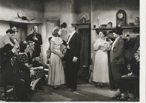 Dinah Sheridan and Richard Hayward (centre) starring in the film Irish and Proud of It. INLT-28-705-con