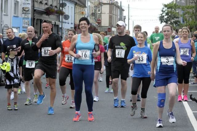 The warm up before the Rathfriland 10K © Paul Byrne Photography INBL1433-245PB