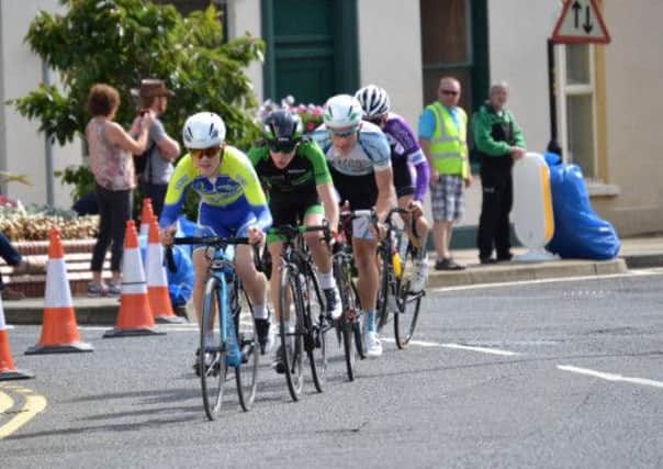 Marc Heaney racing in the criterium