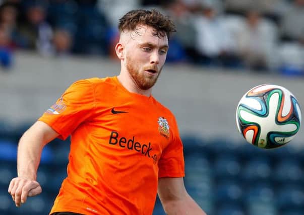 Conor Dillon - contract extension with Glenavon.