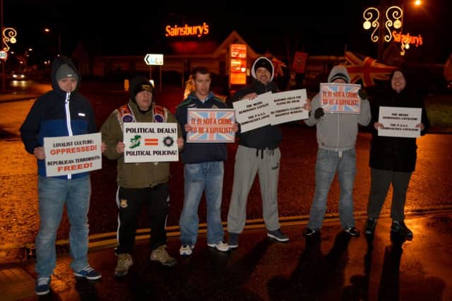 Protests over the Ardoyne parade impasse have resumed in Carrick. INNT 50-154-GR