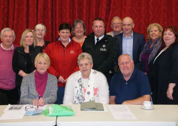 Representatives from Good Morning Newtownabbey with members of Ballyclare and District Policing and Community Forum at their December meeting. INNT 53-501CON