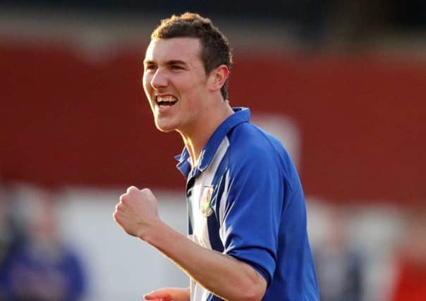 Stephen Hutchinson has signed for Lurgan Celtic.