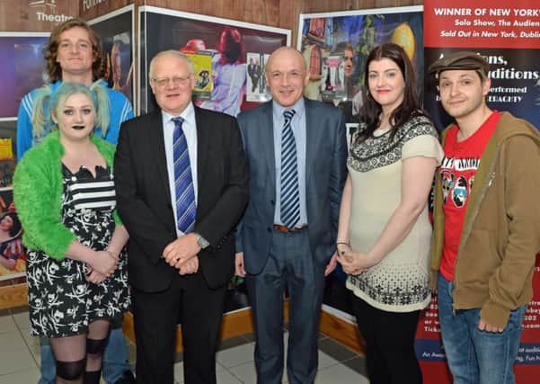 Brian Mullan, Vice Chairman of Newtownabbey PCSP and Alderman John Blair, PCSP Chairman, pictured at the Courtyard Theatre with Heather Laposa, Neil Keery, Julie Maxwell and Dan Leith, cast members of the drama 'Popping Candy'. INNT 04-019-PSB