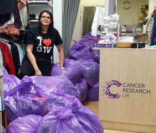 Elspeth Turner- Warke delivering bags to Cancer Research UK. INCT 22-709-CON