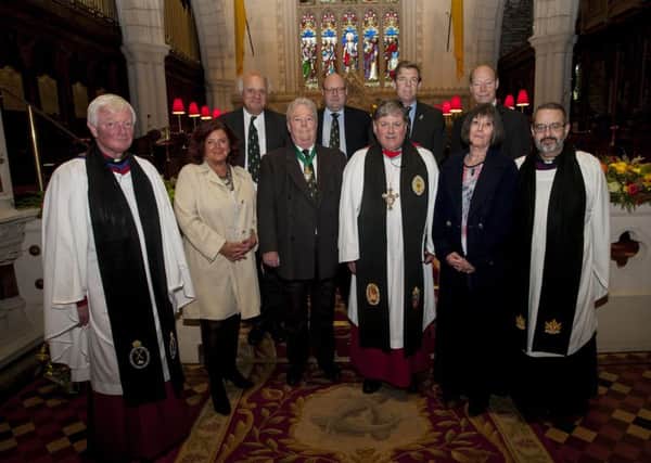 Front Rev Canon John Merrick, Councillor Elizabeth Rogula, Roger Chadwick, Deputy Governor, The Honourable The Irish Society, Very Rev Dr William Morton, DL, Dean of Derry, Mrs Chris Chadwick and Canon David Parrott, Church of St Lawrence Jewry. Back: Members of The Honourable The Irish Society, Councillor Ian Seaton, Councillor Chris Hayward, Alderman William Russell and Edward Montgomery, Secretary and Representative (Ireland). INLS4015MC003