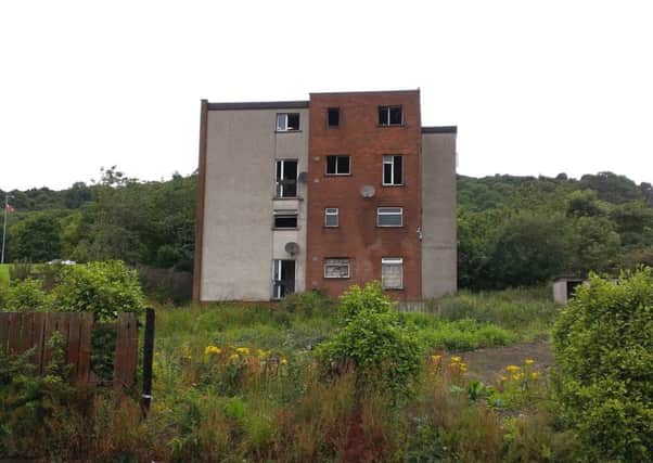 The derelict block of flats at Old Irish Highway, Rathcoole. INNT 31-509CON