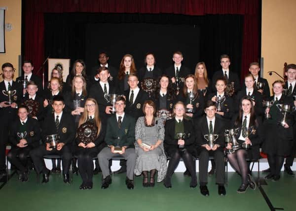 Cup and Shield winners at St. Patricks College prize Giving with special guests, Mrs Eithne Gallagher and Dermot McElroy. INBT 43-128JC