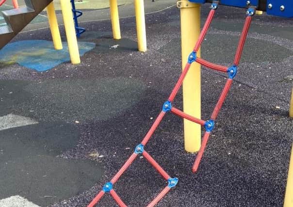 The broken ladder in the Boyne Square play park. INLT-43-707-con