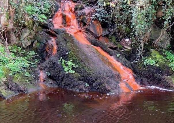 Iron ore: 40 million cubic meters of mud and water were released into the Rio Doce