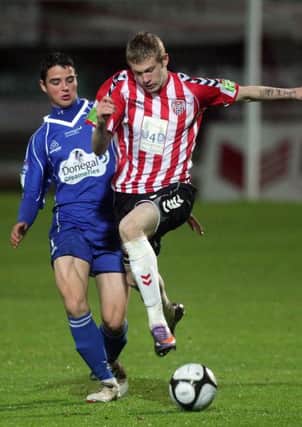 ©/Lorcan Doherty Photography -  October  22nd 2010.
Airtricity League First Division. Derry City V Finn Harps. Derry's James McClean and Finn Harps Stephen McLaughlin. Mandatory Credit Lorcan Doherty Photography