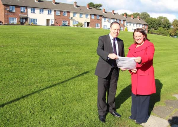 DUP representatives Paula Bradley MLA and Nigel Dodds OBE, MP have welcomed planning approval for a new-build social housing scheme on vacant land at Loughmoney Park, Rathcoole. INNT 03-815CON
