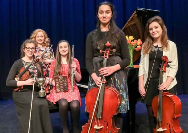 Grainne White (violin), Leah Forsythe (flugelhorn), Elizabeth McCauley (lute), Anna-Maria O'Donnell (cello) and Caolin Olphert (cello). INNT 06-523-SO