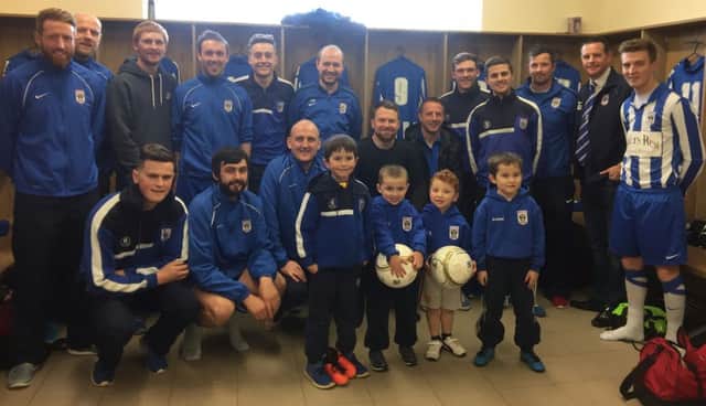 On Saturday some of the Moneyslane U7 boys had the chance to meet with the first team and present the match balls.